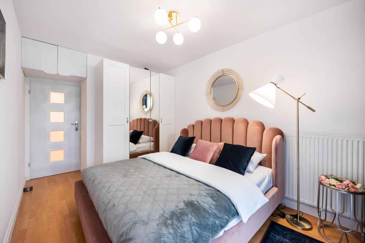 Metro Kondratowicza Velvet Apartment Warschau Exterior foto