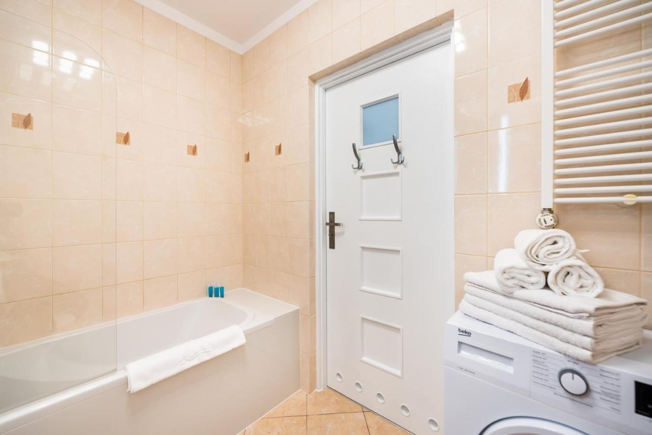 Metro Kondratowicza Velvet Apartment Warschau Exterior foto